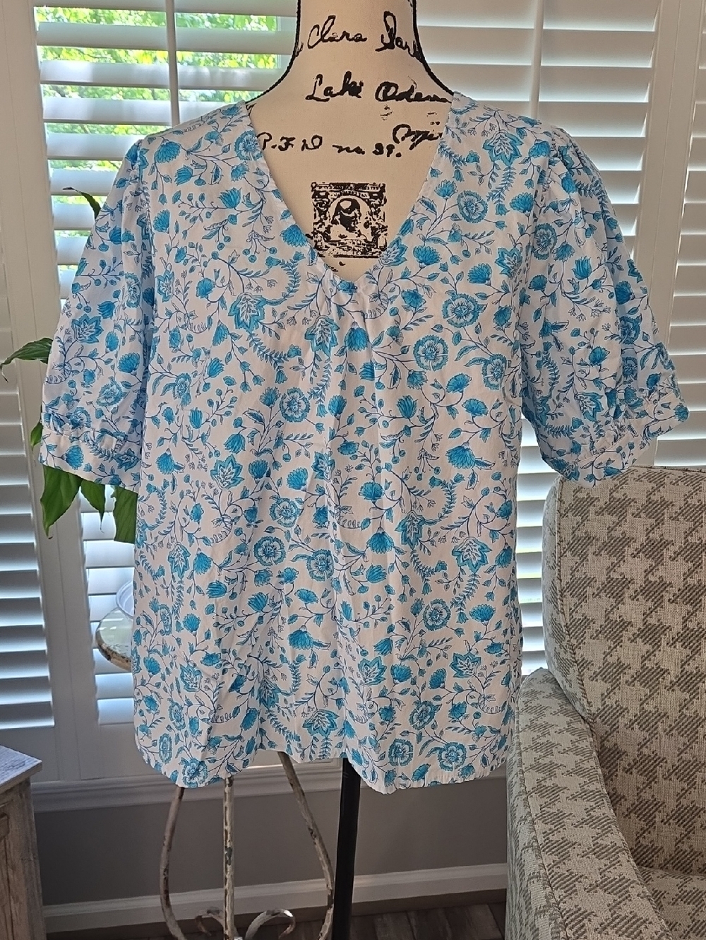 Draper J ames Blue Floral V-Neck Blouse